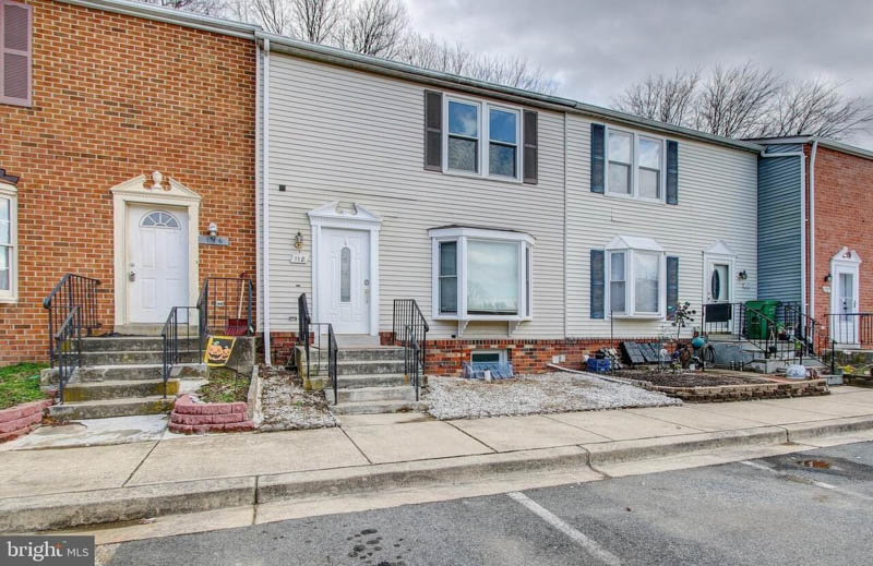 Gaithersburg MD 303,000